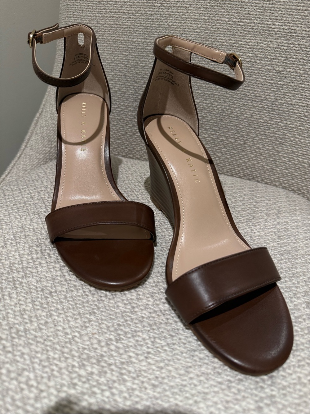 Like NEW Kelly & Katie Dark Brown Ankle-Strap Wedge Sandals • Size 8.5 M